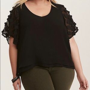 georgette 3D flower appliqué blouse. 🖤